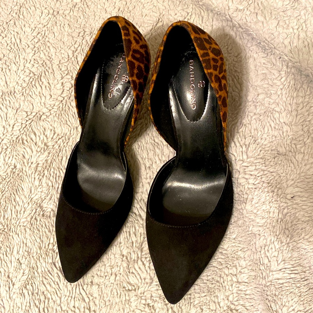 Bandolino leopard heels with black front point
